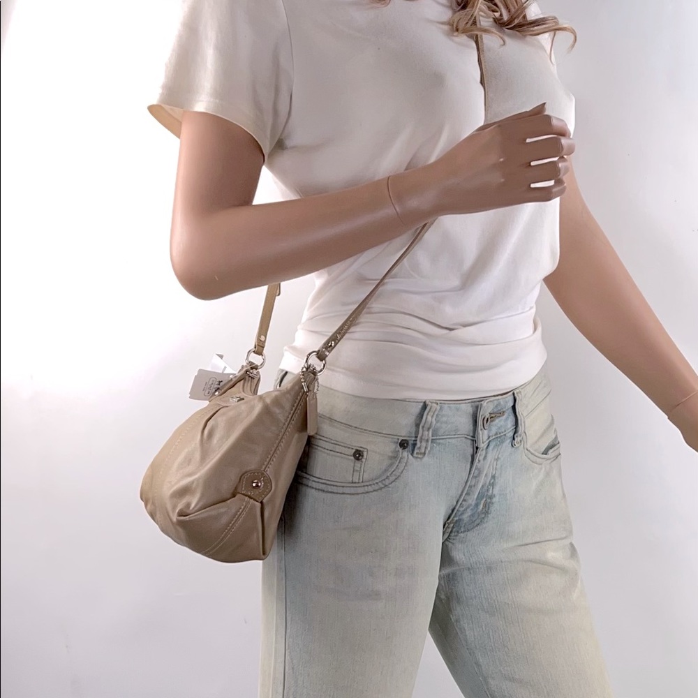 NWT Coach Ashley Leather Swing pack. - Picture 3 of 4